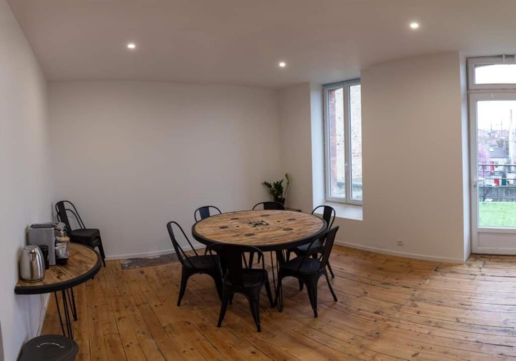 Apartment Cyris - Duplex Climatisees - & Piscine Centre Saint-Germain-des-Fosses